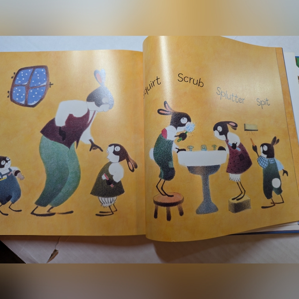 The Family Bedtime Treasury Book With CD - Picture 12 of 13